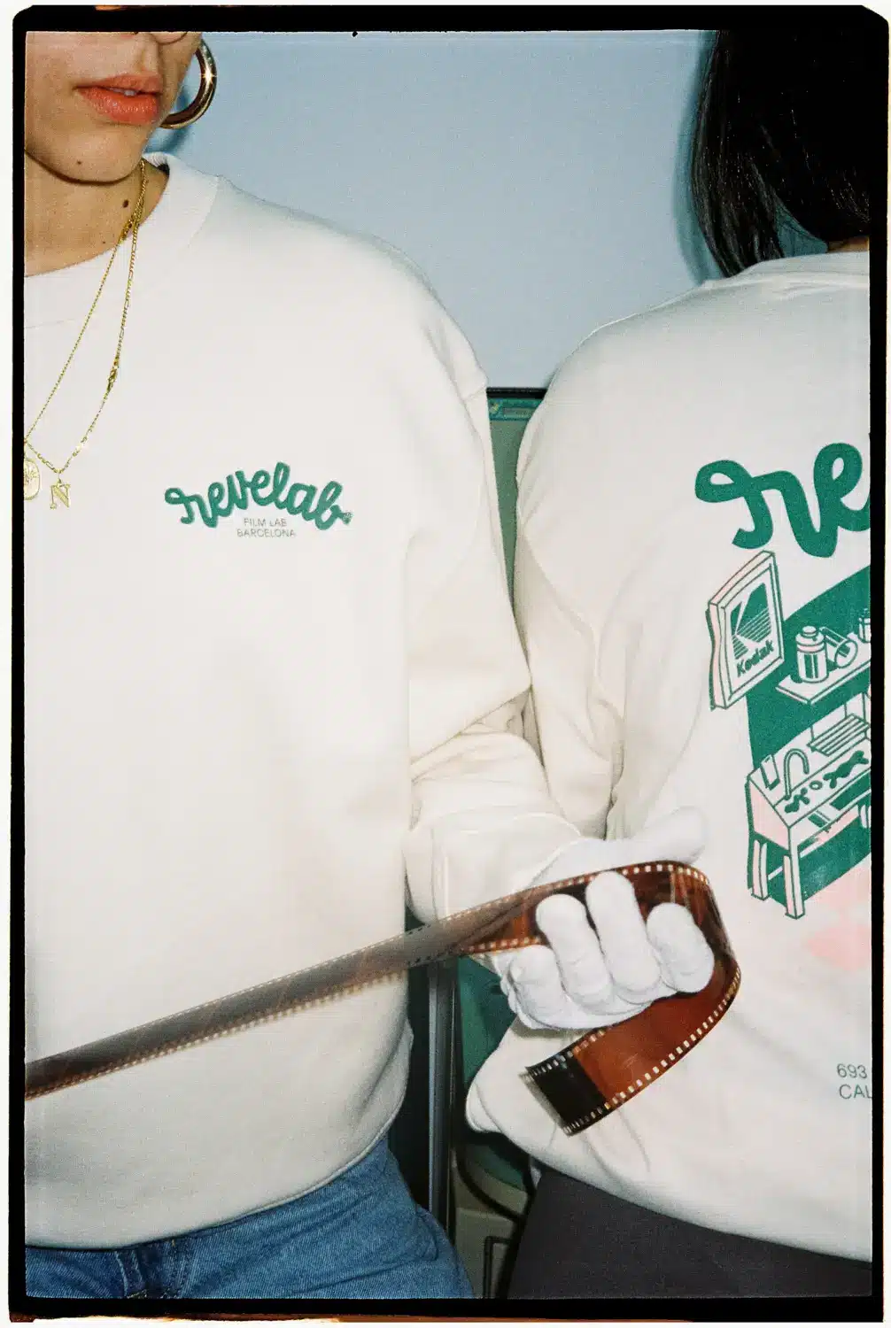 Camiseta REVELAB Film Lab x Oscar Medina @medinaoscar REVELAB Studio