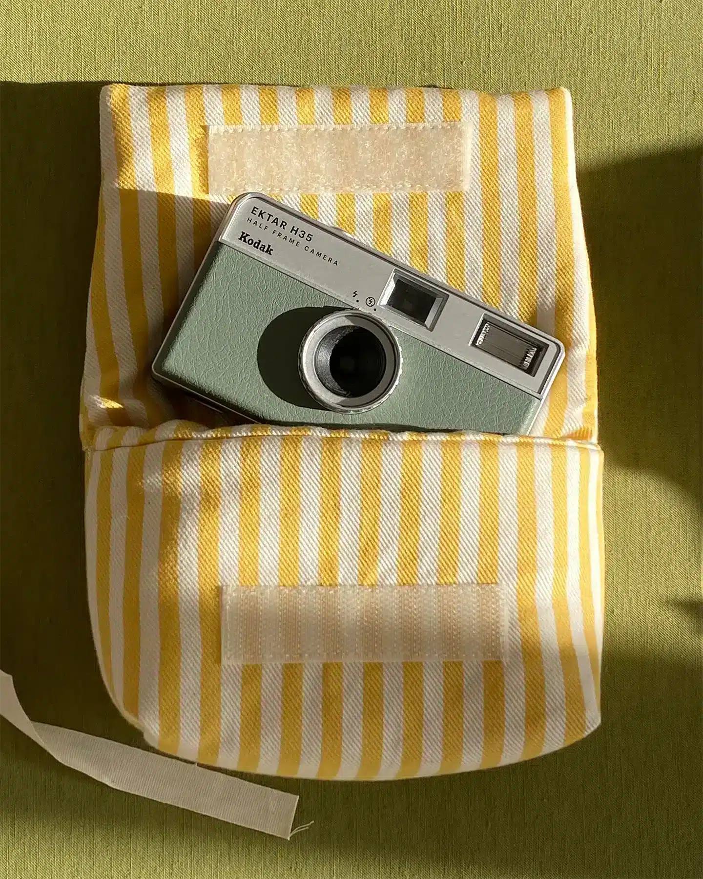 Siestalsol Yellow Stripped Camera Pouch funda camara compacta acolchada REVELAB Studio