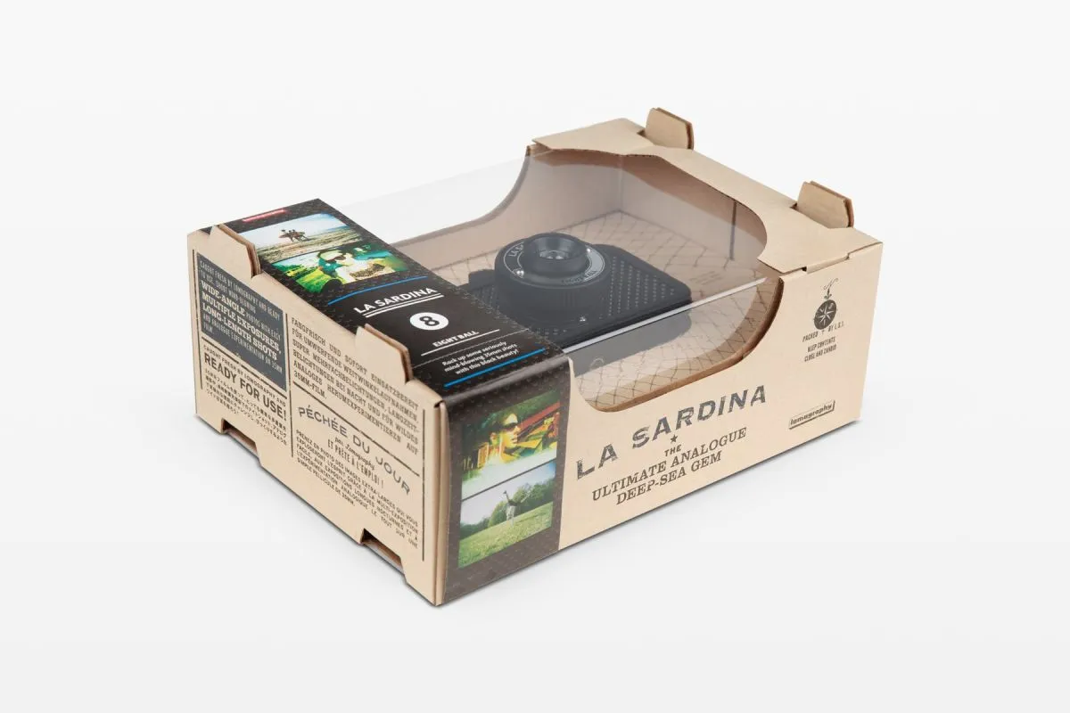 Lomogrpahy La Sardina 8 Ball 35mm camera black 9007710000796 revelab studio barcelona
