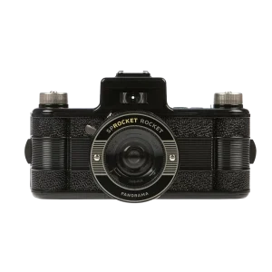 Cámara analógica Lomography Sprocket Rocket 35mm en formato panorámico con diseño retro y capturas que incluyen las perforaciones del negativo 9007710006330