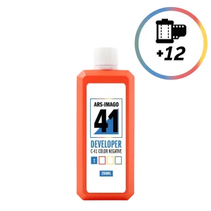 Botella de ars-imago C-41 Developer Refill para duplicar la capacidad del kit de revelado de color. Compatible con procesos C-41. Disponible en REVELAB Studio.