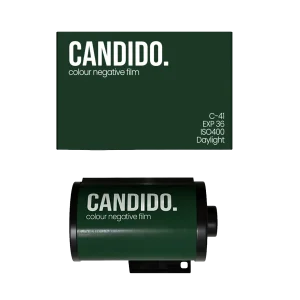 Carrete Cándido 400 35mm ISO 400, película negativa en color con grano analógico y colores vibrantes. Disponible en REVELAB Studio.
