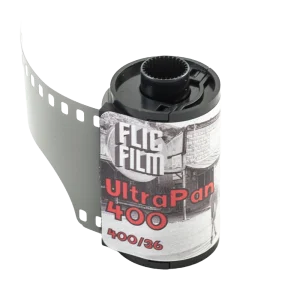 Carrete Flic Film UltraPan 400 35mm ISO 400 de 36 exposiciones, película blanco y negro de grano clásico y sin código DX.