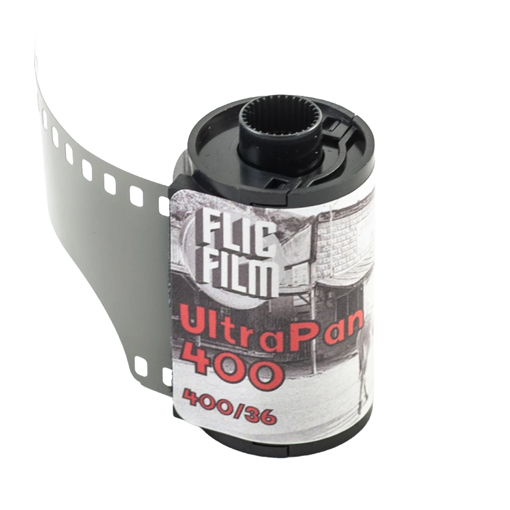Carrete Flic Film UltraPan 400 35mm ISO 400 de 36 exposiciones, película blanco y negro de grano clásico y sin código DX.
